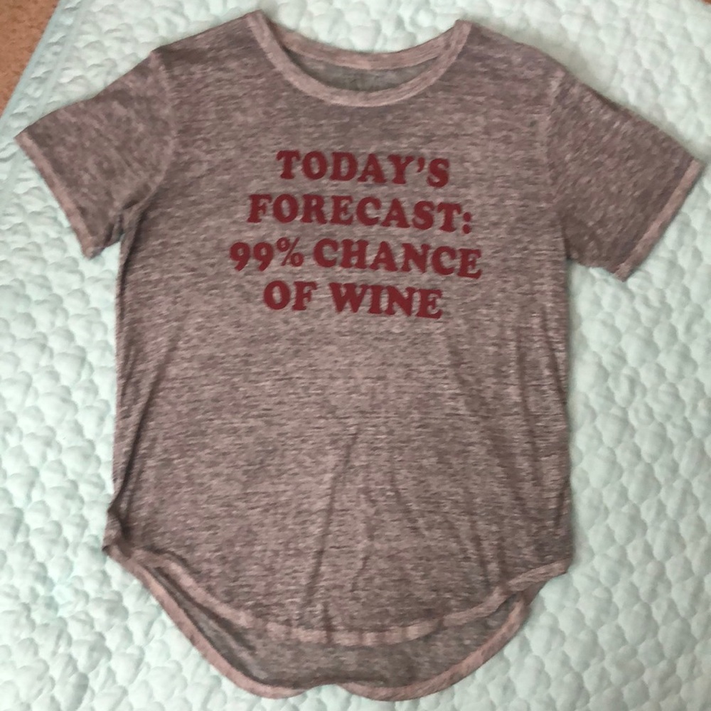 Cute graphic short sleeve top!